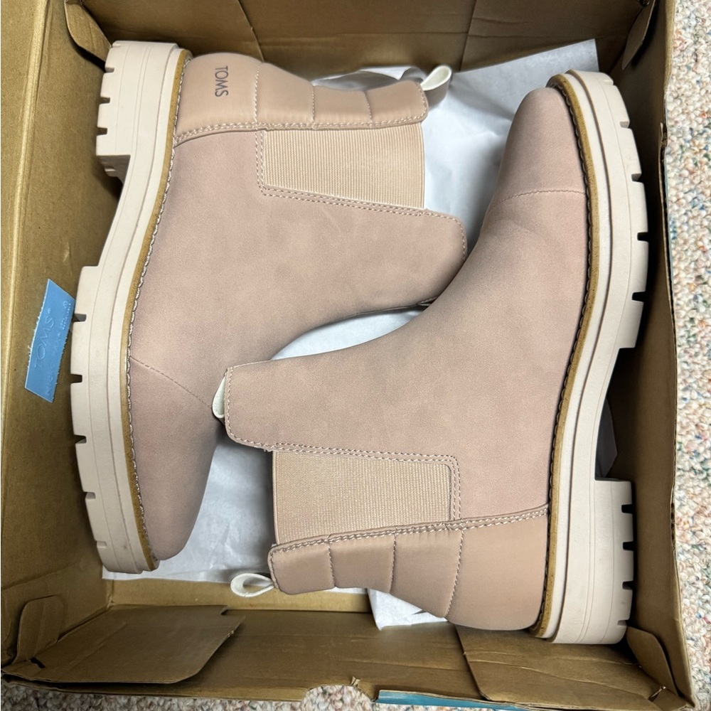 TOMS Skylar Chelsea Boots